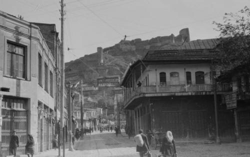 tbilisi-view-of-narikala-fortress-from-leselidze-street-field-william-o-william-osgood-1931.jpg